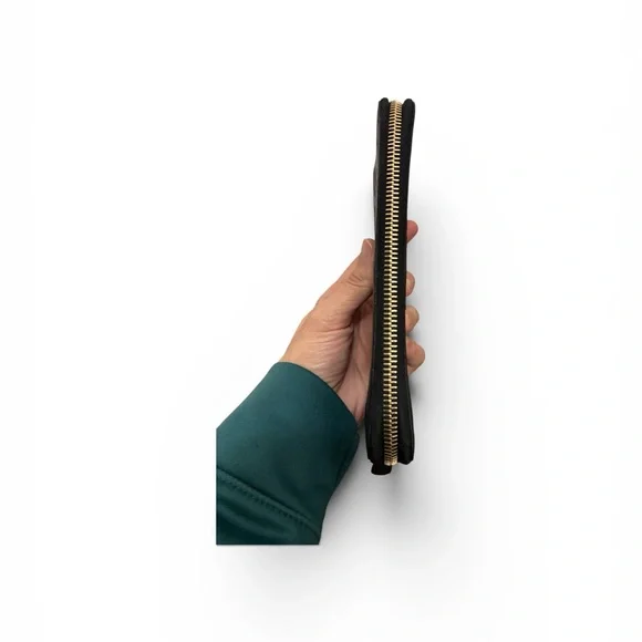 Gucci Microguccissima Zip Around Wallet - Picture 7 of 10